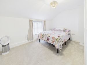 Bedroom- click for photo gallery